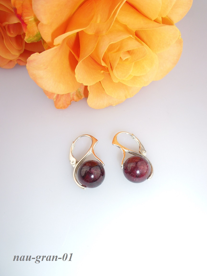 gran�t n�u�nice v striebre