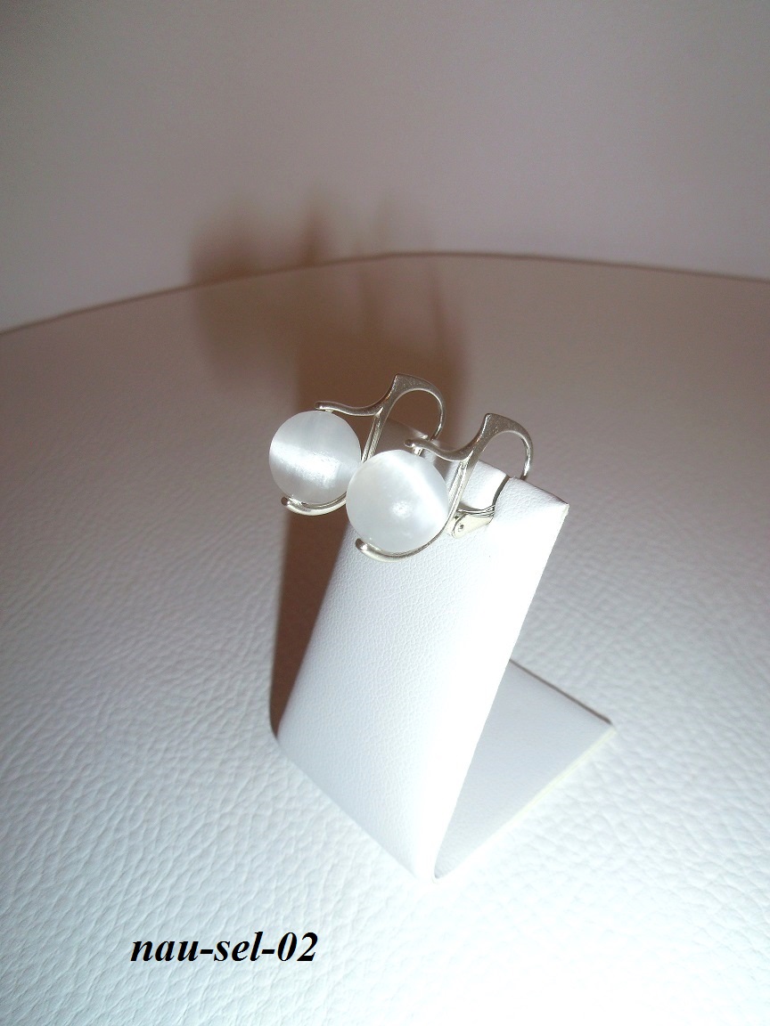 selenitov� n�u�nice