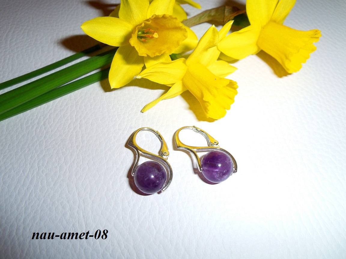 ametystov� n�u�nice