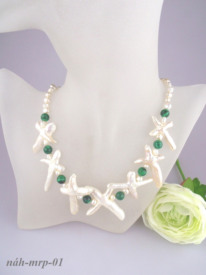 perly malachit náhrdelník