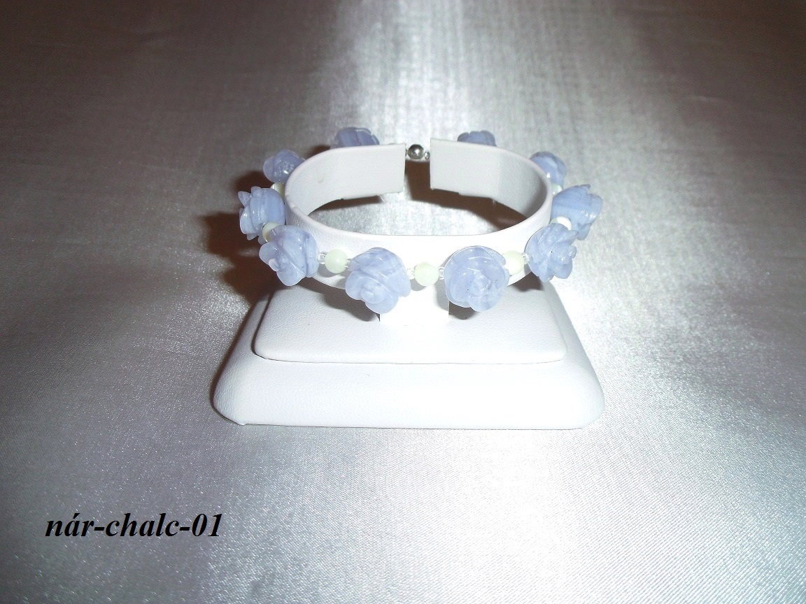 chalced�n n�ramok