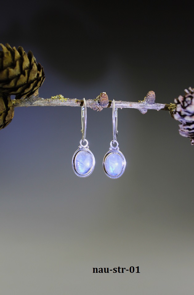 strieborn� n�u�nice mesa�n� kame�