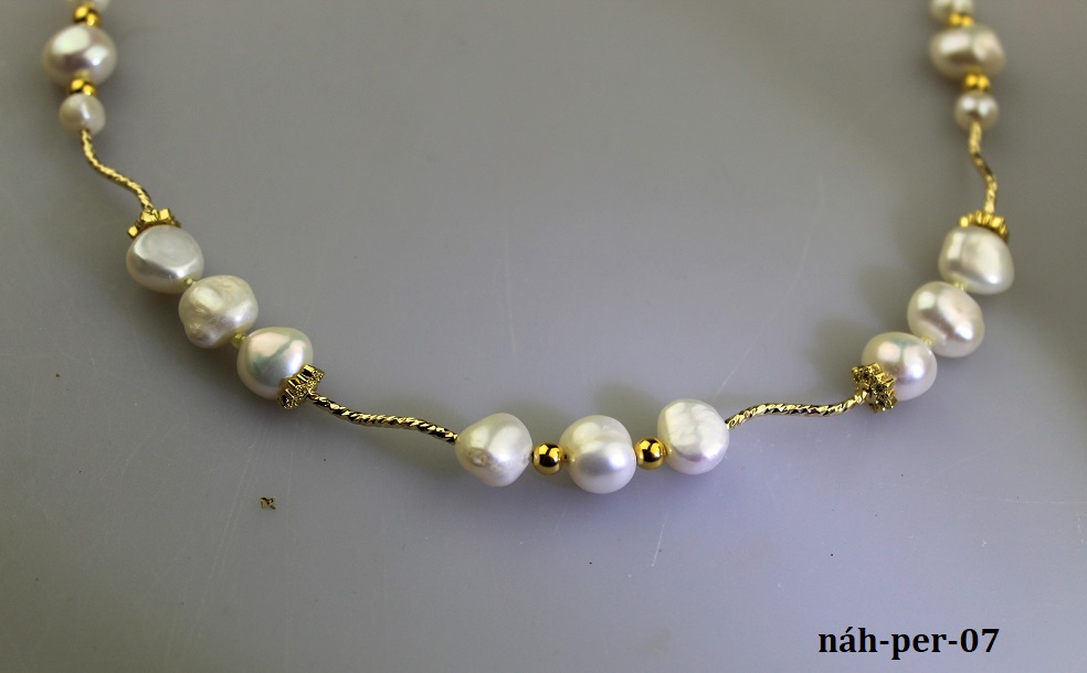 perly zlatist� n�hrdeln�k