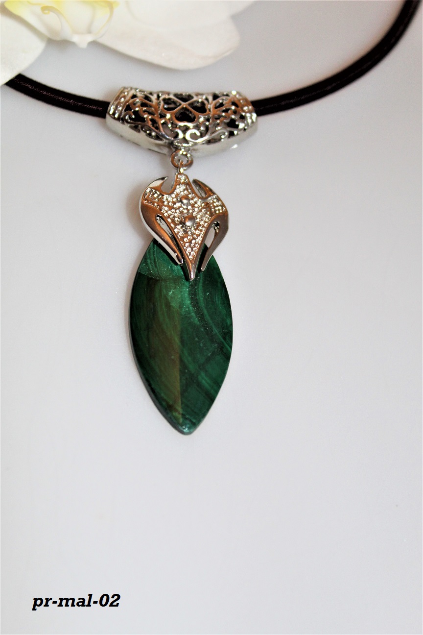 malachitov� pr�vesok luxusn�
