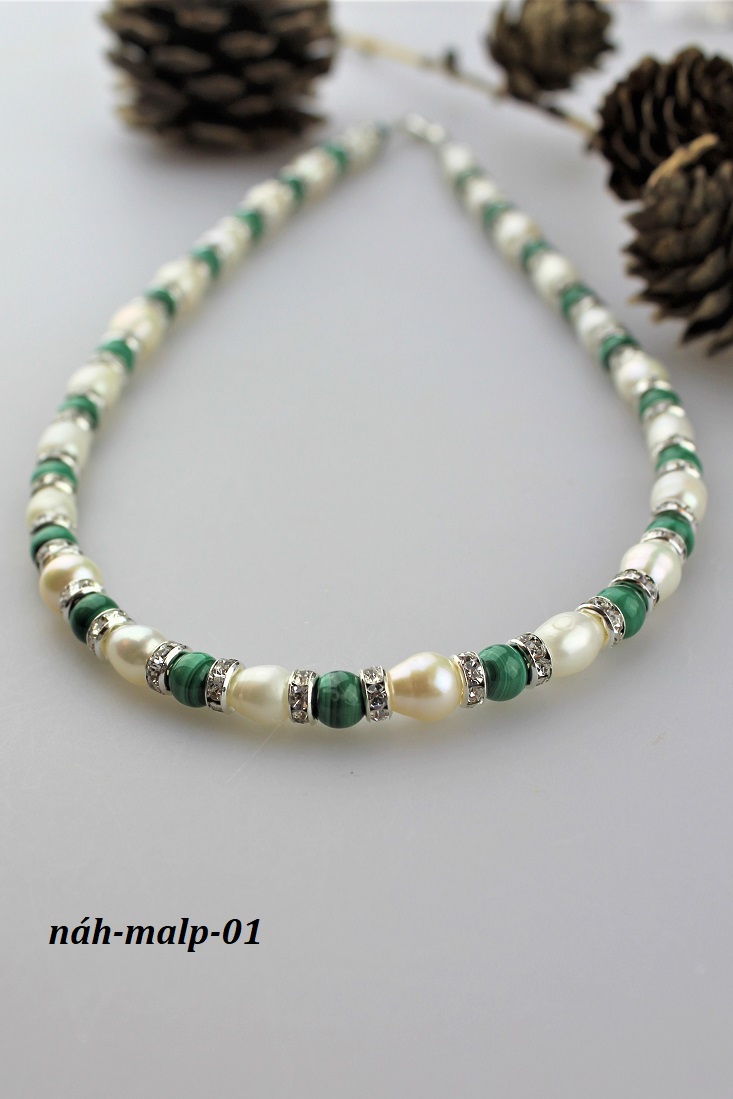 pravý malachit a perly náhrdelník