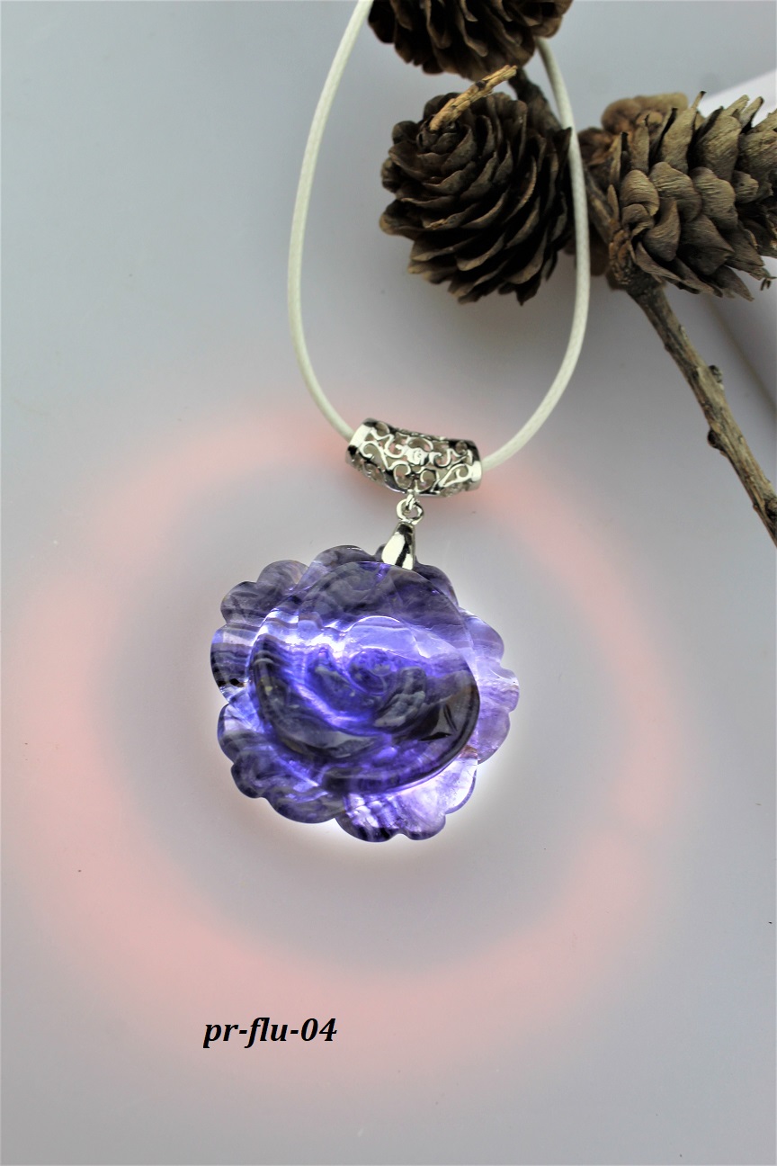 fluoritov� kvietok - pr�vesok