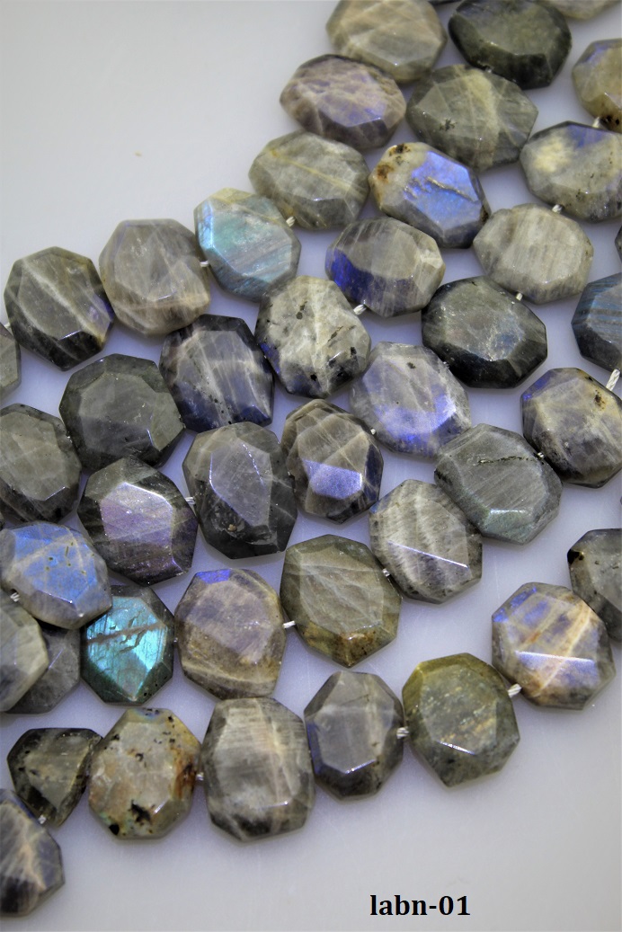 labradorit kor�lky nugety 15x20mm AKCIA!